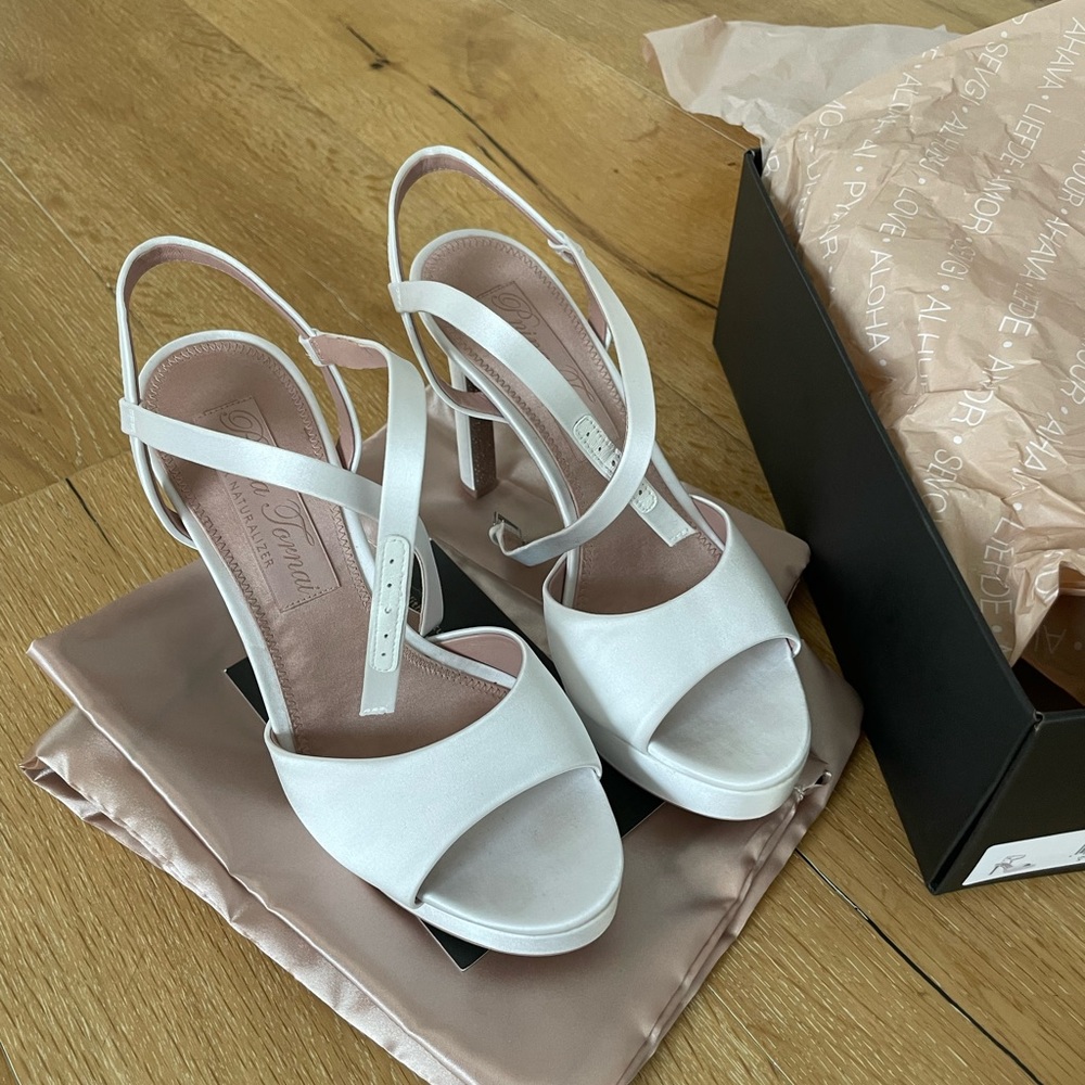 Naturalizer Pnina Tornei white Wedding Heels - Ai heels size 7.5